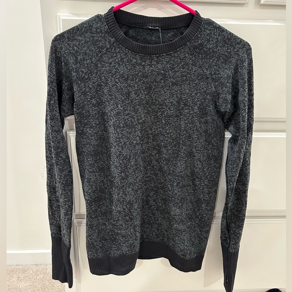 LuluLemon long sleeve size 4